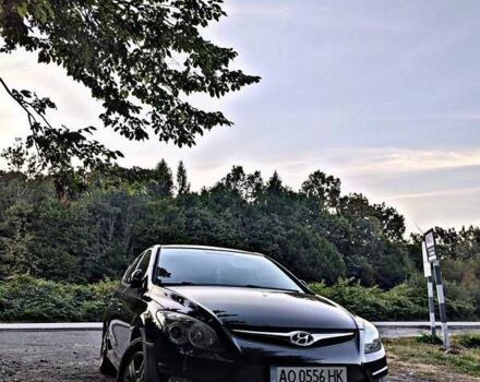 Черный Хендай i30, объемом двигателя 1.6 л и пробегом 10 тыс. км за 7999 $, фото 1 на Automoto.ua