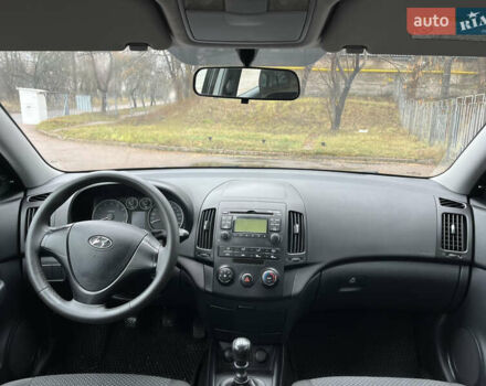 Чорний Хендай i30, об'ємом двигуна 1.4 л та пробігом 247 тис. км за 5800 $, фото 26 на Automoto.ua