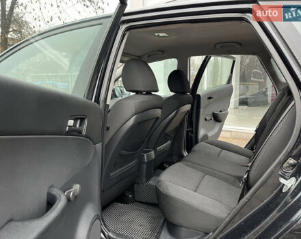Чорний Хендай i30, об'ємом двигуна 1.4 л та пробігом 247 тис. км за 5800 $, фото 24 на Automoto.ua