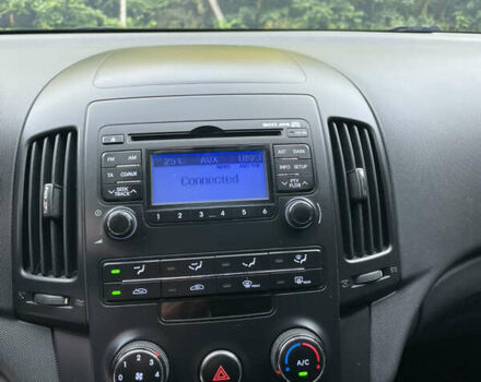 Черный Хендай i30, объемом двигателя 1.58 л и пробегом 285 тыс. км за 6300 $, фото 10 на Automoto.ua