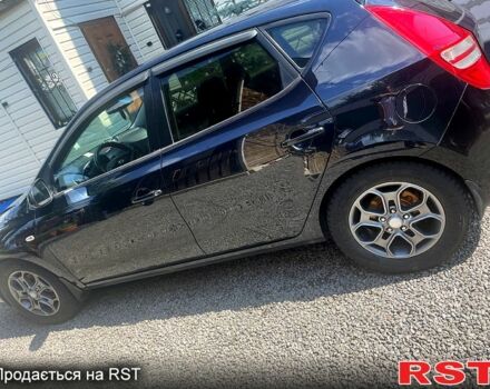 Чорний Хендай i30, об'ємом двигуна 1.6 л та пробігом 285 тис. км за 6400 $, фото 6 на Automoto.ua