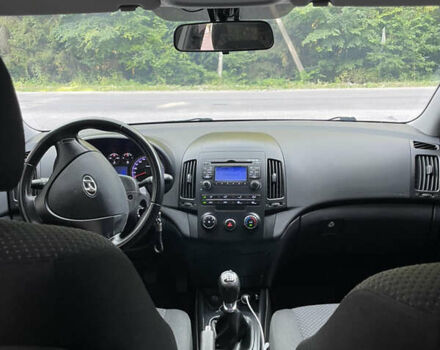Черный Хендай i30, объемом двигателя 1.58 л и пробегом 285 тыс. км за 6300 $, фото 11 на Automoto.ua
