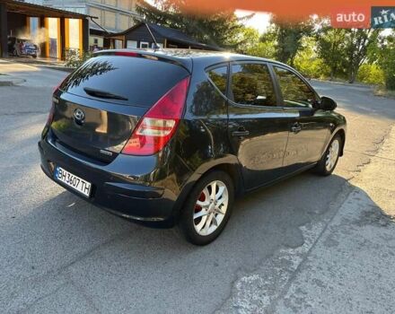 Черный Хендай i30, объемом двигателя 1.6 л и пробегом 219 тыс. км за 4700 $, фото 7 на Automoto.ua