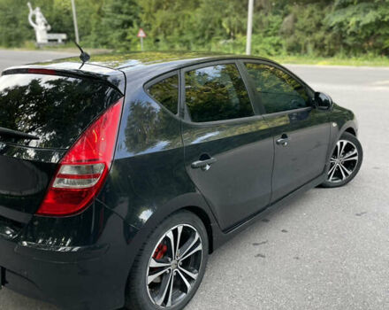 Черный Хендай i30, объемом двигателя 1.58 л и пробегом 285 тыс. км за 6300 $, фото 4 на Automoto.ua