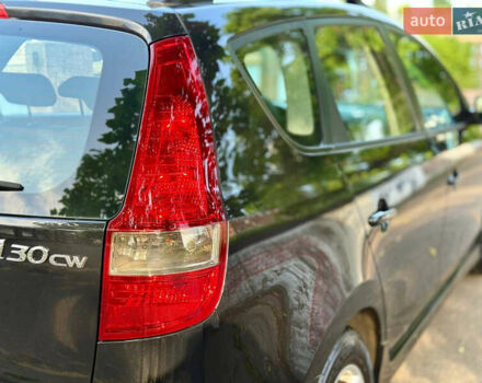 Черный Хендай i30, объемом двигателя 1.6 л и пробегом 198 тыс. км за 6600 $, фото 20 на Automoto.ua
