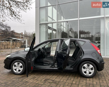 Чорний Хендай i30, об'ємом двигуна 1.4 л та пробігом 247 тис. км за 5800 $, фото 15 на Automoto.ua