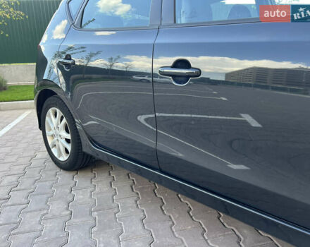 Чорний Хендай i30, об'ємом двигуна 1.4 л та пробігом 248 тис. км за 6950 $, фото 10 на Automoto.ua