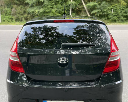 Черный Хендай i30, объемом двигателя 1.58 л и пробегом 285 тыс. км за 6300 $, фото 5 на Automoto.ua