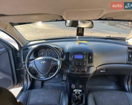 Черный Хендай i30, объемом двигателя 1.6 л и пробегом 219 тыс. км за 4700 $, фото 14 на Automoto.ua