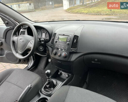 Чорний Хендай i30, об'ємом двигуна 1.4 л та пробігом 247 тис. км за 5800 $, фото 22 на Automoto.ua