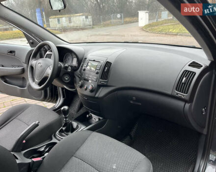 Чорний Хендай i30, об'ємом двигуна 1.4 л та пробігом 247 тис. км за 5800 $, фото 21 на Automoto.ua