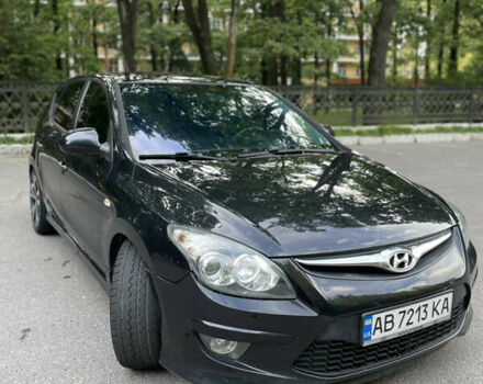 Черный Хендай i30, объемом двигателя 1.58 л и пробегом 285 тыс. км за 6300 $, фото 2 на Automoto.ua