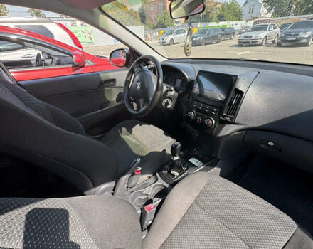 Черный Хендай i30, объемом двигателя 1.4 л и пробегом 215 тыс. км за 6000 $, фото 3 на Automoto.ua