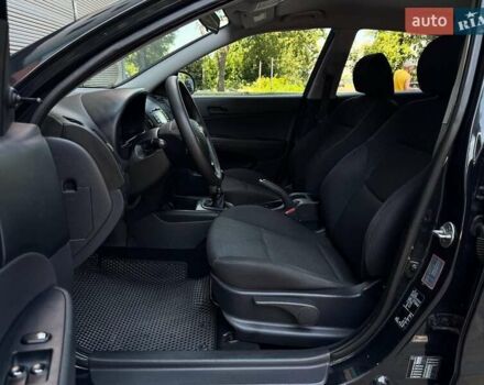 Чорний Хендай i30, об'ємом двигуна 1.4 л та пробігом 247 тис. км за 6300 $, фото 8 на Automoto.ua
