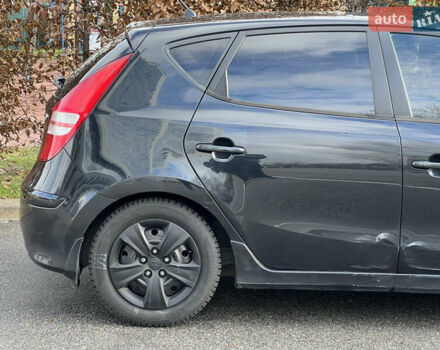 Черный Хендай i30, объемом двигателя 1.6 л и пробегом 180 тыс. км за 6700 $, фото 26 на Automoto.ua