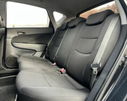 Черный Хендай i30, объемом двигателя 1.6 л и пробегом 160 тыс. км за 6500 $, фото 14 на Automoto.ua