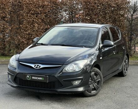 Черный Хендай i30, объемом двигателя 1.6 л и пробегом 160 тыс. км за 6500 $, фото 1 на Automoto.ua