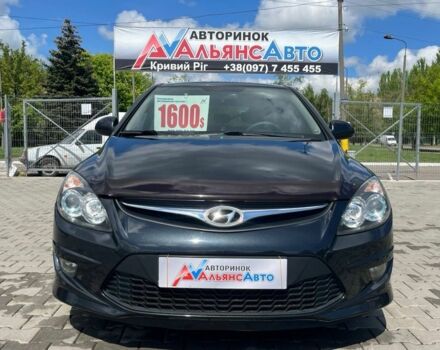 Чорний Хендай i30, об'ємом двигуна 0.14 л та пробігом 189 тис. км за 6500 $, фото 1 на Automoto.ua