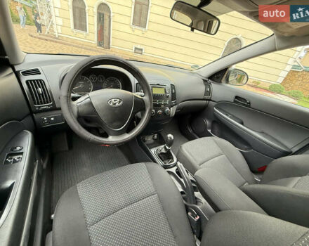 Чорний Хендай i30, об'ємом двигуна 1.4 л та пробігом 170 тис. км за 5950 $, фото 59 на Automoto.ua