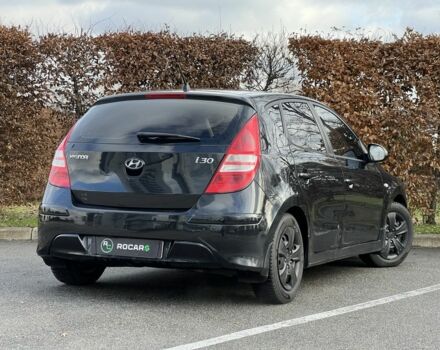 Черный Хендай i30, объемом двигателя 1.6 л и пробегом 160 тыс. км за 6500 $, фото 4 на Automoto.ua