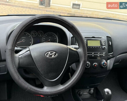 Чорний Хендай i30, об'ємом двигуна 1.4 л та пробігом 170 тис. км за 5950 $, фото 58 на Automoto.ua
