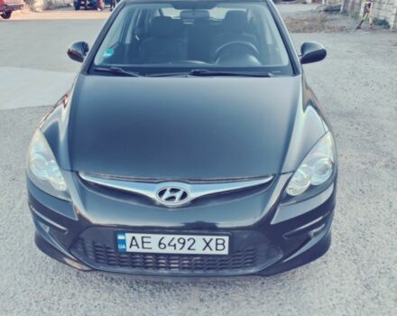 Черный Хендай i30, объемом двигателя 1.4 л и пробегом 210 тыс. км за 5800 $, фото 2 на Automoto.ua