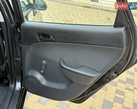 Чорний Хендай i30, об'ємом двигуна 1.4 л та пробігом 170 тис. км за 5950 $, фото 41 на Automoto.ua