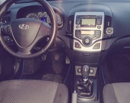 Черный Хендай i30, объемом двигателя 1.4 л и пробегом 210 тыс. км за 6050 $, фото 9 на Automoto.ua