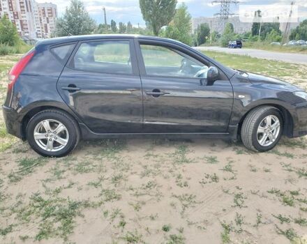 Черный Хендай i30, объемом двигателя 1.6 л и пробегом 149 тыс. км за 5300 $, фото 8 на Automoto.ua