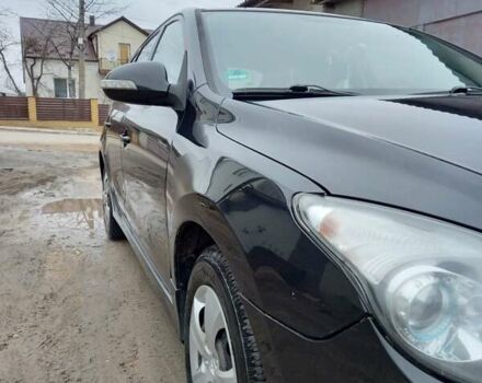 Чорний Хендай i30, об'ємом двигуна 1.6 л та пробігом 354 тис. км за 6100 $, фото 3 на Automoto.ua