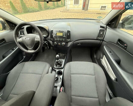 Чорний Хендай i30, об'ємом двигуна 1.4 л та пробігом 170 тис. км за 5950 $, фото 44 на Automoto.ua