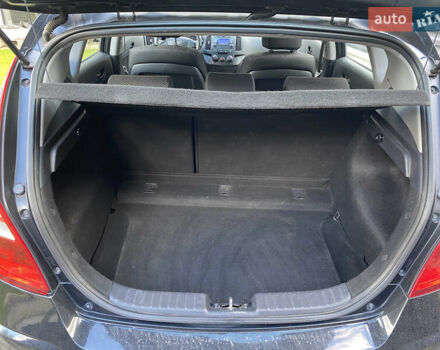 Черный Хендай i30, объемом двигателя 1.4 л и пробегом 175 тыс. км за 5700 $, фото 5 на Automoto.ua