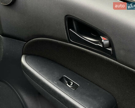 Черный Хендай i30, объемом двигателя 1.6 л и пробегом 180 тыс. км за 6700 $, фото 54 на Automoto.ua