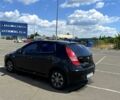 Чорний Хендай i30, об'ємом двигуна 1.6 л та пробігом 230 тис. км за 6500 $, фото 5 на Automoto.ua