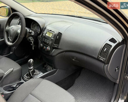 Чорний Хендай i30, об'ємом двигуна 1.4 л та пробігом 170 тис. км за 5950 $, фото 29 на Automoto.ua