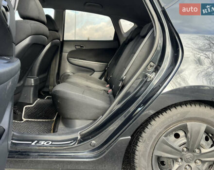Черный Хендай i30, объемом двигателя 1.6 л и пробегом 180 тыс. км за 6700 $, фото 40 на Automoto.ua