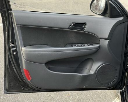Черный Хендай i30, объемом двигателя 1.6 л и пробегом 160 тыс. км за 6500 $, фото 6 на Automoto.ua