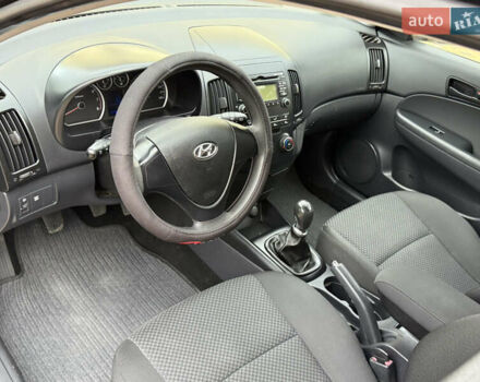 Чорний Хендай i30, об'ємом двигуна 1.4 л та пробігом 170 тис. км за 5950 $, фото 50 на Automoto.ua