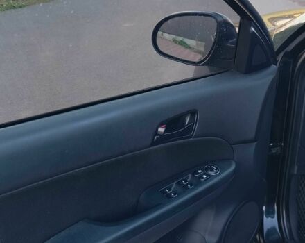 Черный Хендай i30, объемом двигателя 1.6 л и пробегом 164 тыс. км за 7300 $, фото 5 на Automoto.ua