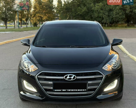Черный Хендай i30, объемом двигателя 1.59 л и пробегом 158 тыс. км за 8888 $, фото 6 на Automoto.ua