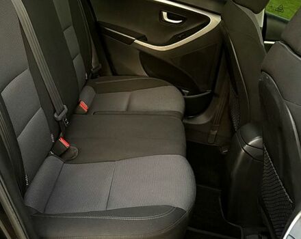 Чорний Хендай i30, об'ємом двигуна 1.6 л та пробігом 160 тис. км за 8699 $, фото 7 на Automoto.ua