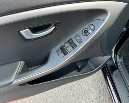 Черный Хендай i30, объемом двигателя 1.6 л и пробегом 105 тыс. км за 8999 $, фото 12 на Automoto.ua