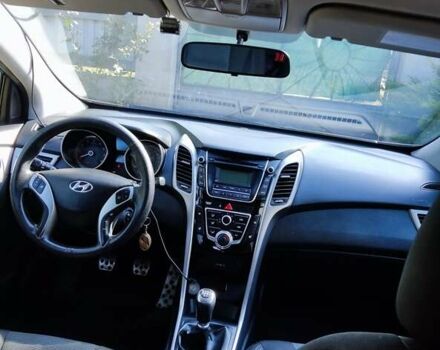 Черный Хендай i30, объемом двигателя 1.59 л и пробегом 190 тыс. км за 7100 $, фото 3 на Automoto.ua