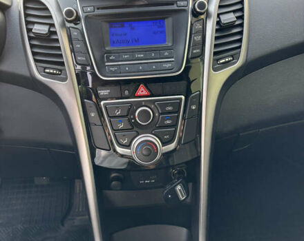 Черный Хендай i30, объемом двигателя 1.4 л и пробегом 259 тыс. км за 6600 $, фото 10 на Automoto.ua