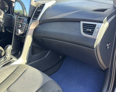 Чорний Хендай i30, об'ємом двигуна 1.58 л та пробігом 160 тис. км за 10900 $, фото 8 на Automoto.ua