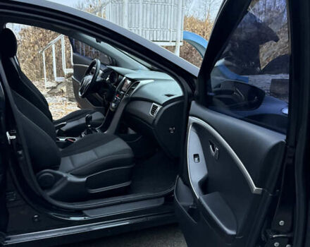 Черный Хендай i30, объемом двигателя 1.4 л и пробегом 200 тыс. км за 8500 $, фото 14 на Automoto.ua