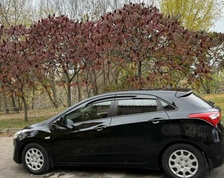 Черный Хендай i30, объемом двигателя 1.58 л и пробегом 110 тыс. км за 8500 $, фото 4 на Automoto.ua