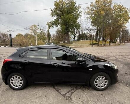 Черный Хендай i30, объемом двигателя 1.58 л и пробегом 110 тыс. км за 8500 $, фото 5 на Automoto.ua