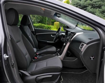 Черный Хендай i30, объемом двигателя 1.6 л и пробегом 109 тыс. км за 8000 $, фото 4 на Automoto.ua