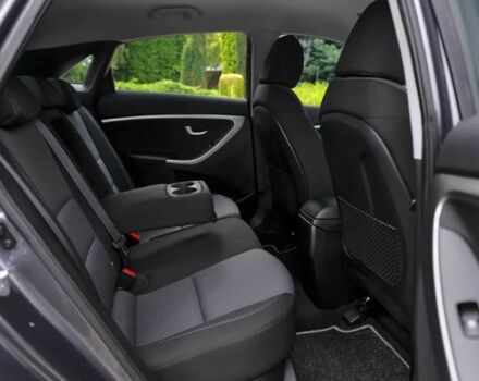 Черный Хендай i30, объемом двигателя 1.6 л и пробегом 109 тыс. км за 8000 $, фото 5 на Automoto.ua